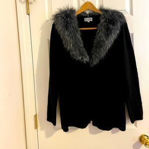JM Collection faux fur collared sweater jacket! Sophisticated & stylish. Size M.